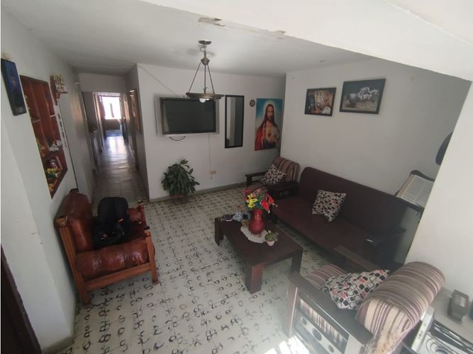 Casa de 8 alcobas en venta en San Fernando, Medellín, 282 m² · foto 3 de 24