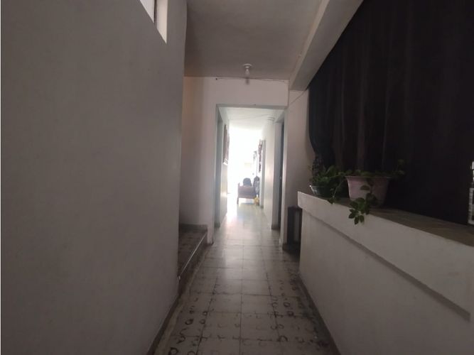 Casa de 8 alcobas en venta en San Fernando, Medellín, 282 m² · foto 9 de 24