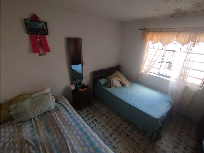 Casa de 8 alcobas en venta en San Fernando, Medellín, 282 m² · foto 12 de 24