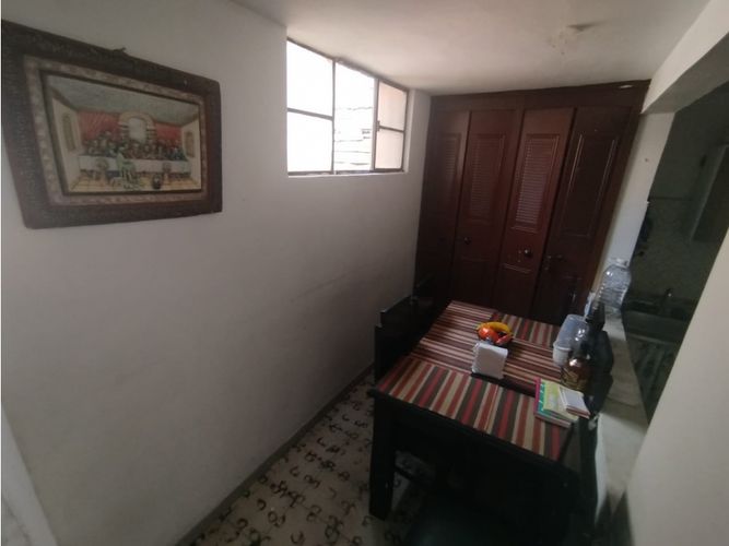 Casa de 8 alcobas en venta en San Fernando, Medellín, 282 m² · foto 13 de 24