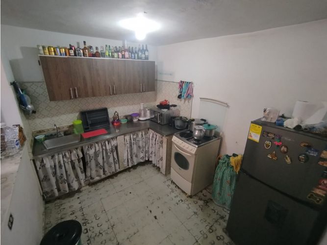 Casa de 8 alcobas en venta en San Fernando, Medellín, 282 m² · foto 19 de 24