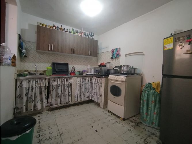 Casa de 8 alcobas en venta en San Fernando, Medellín, 282 m² · foto 23 de 24
