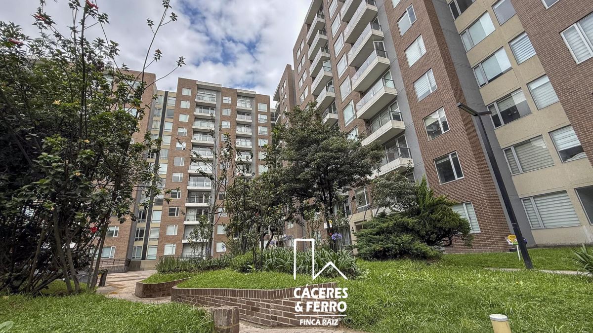 Apartamento en venta en Fontibon, Bogotá · foto 2 de 18