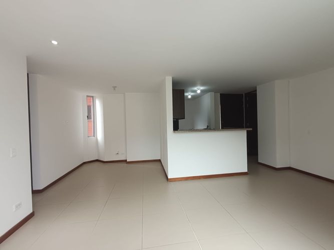 Apartamento de 2 alcobas en arriendo en Loma Del Esmeraldal, Envigado, 74 m² · foto 4 de 20