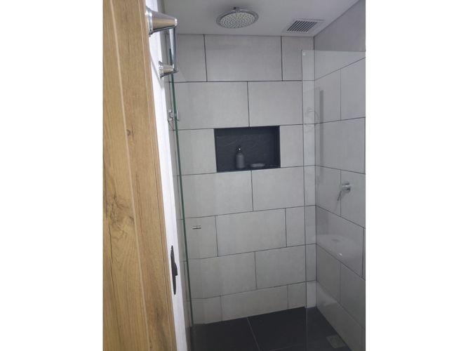 Apartaestudio en venta en Boston, Medellín, 18 m² · foto 7 de 11