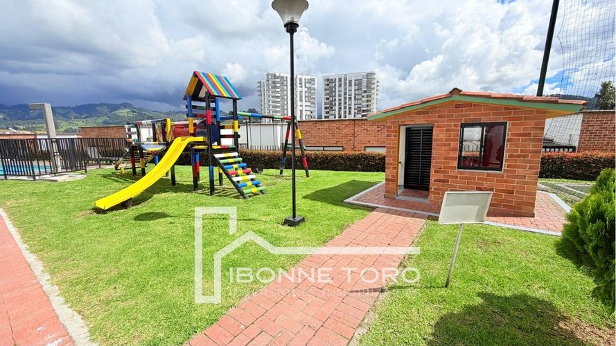 Casa de 3 alcobas en venta en San Marcel, Manizales, 108 m² · foto 11 de 16