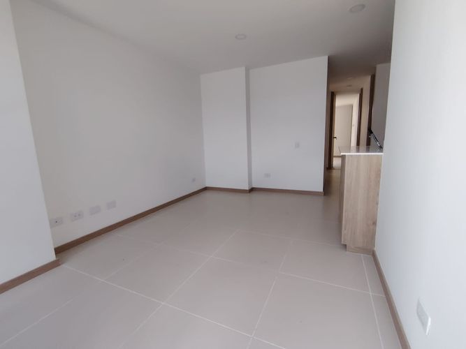 Apartamento de 3 alcobas en arriendo en Camino Verde, Envigado, 91 m² · foto 4 de 16