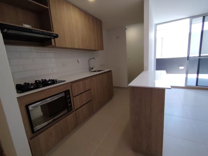 Apartamento de 3 alcobas en arriendo en Camino Verde, Envigado, 91 m² · foto 10 de 16