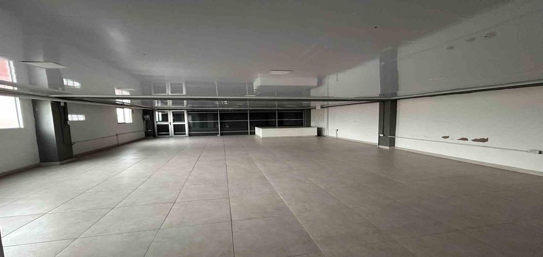 Edificio en venta en Bloques De San Joaquin, Pereira, 1690 m² · foto 3 de 19