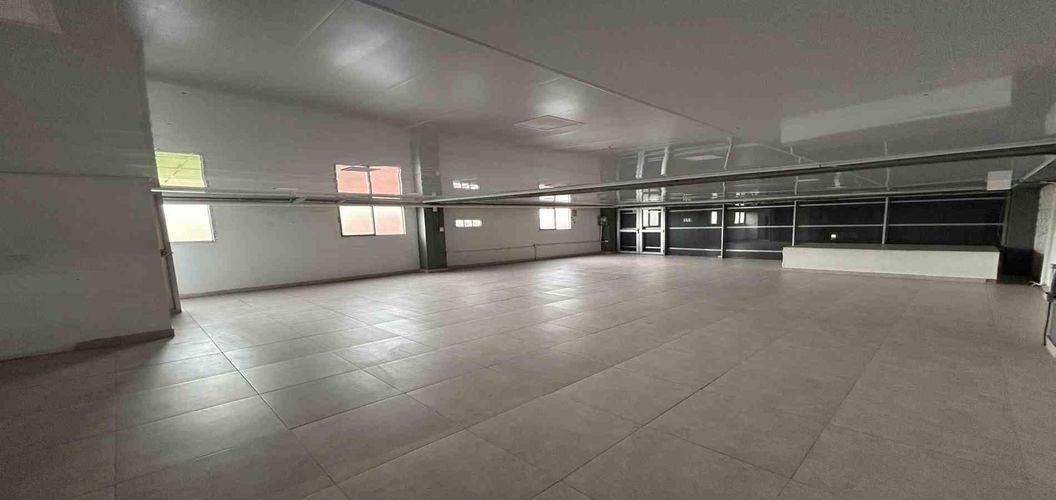 Edificio en venta en Bloques De San Joaquin, Pereira, 1690 m² · foto 4 de 19