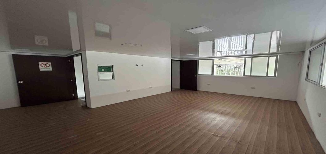 Edificio en venta en Bloques De San Joaquin, Pereira, 1690 m² · foto 17 de 19