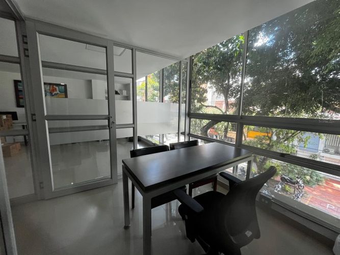 Oficina en arriendo en Laureles, Medellín, 30 m² · foto 2 de 11