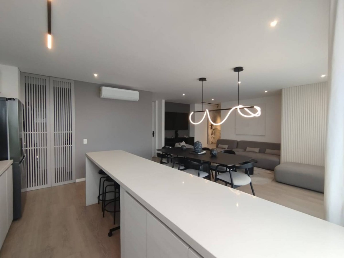 Apartamento en arriendo en Castropol, Medellín · foto 2 de 24