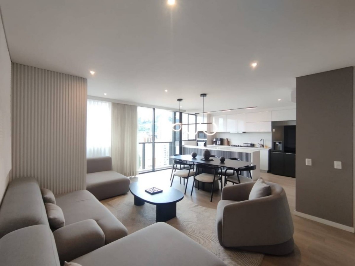 Apartamento en arriendo en Castropol, Medellín · foto 3 de 24