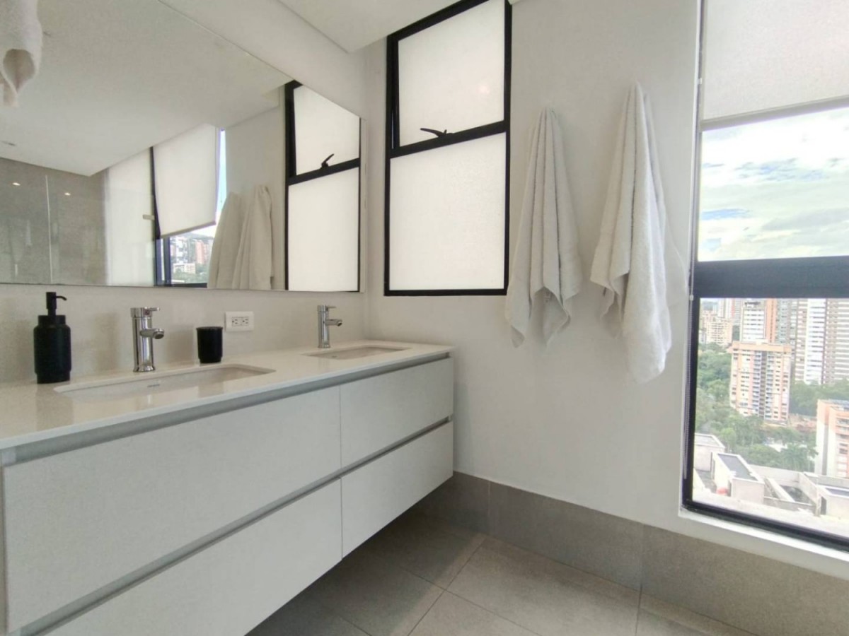 Apartamento en arriendo en Castropol, Medellín · foto 15 de 24