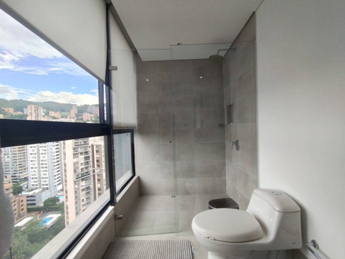 Apartamento en arriendo en Castropol, Medellín · foto 16 de 24