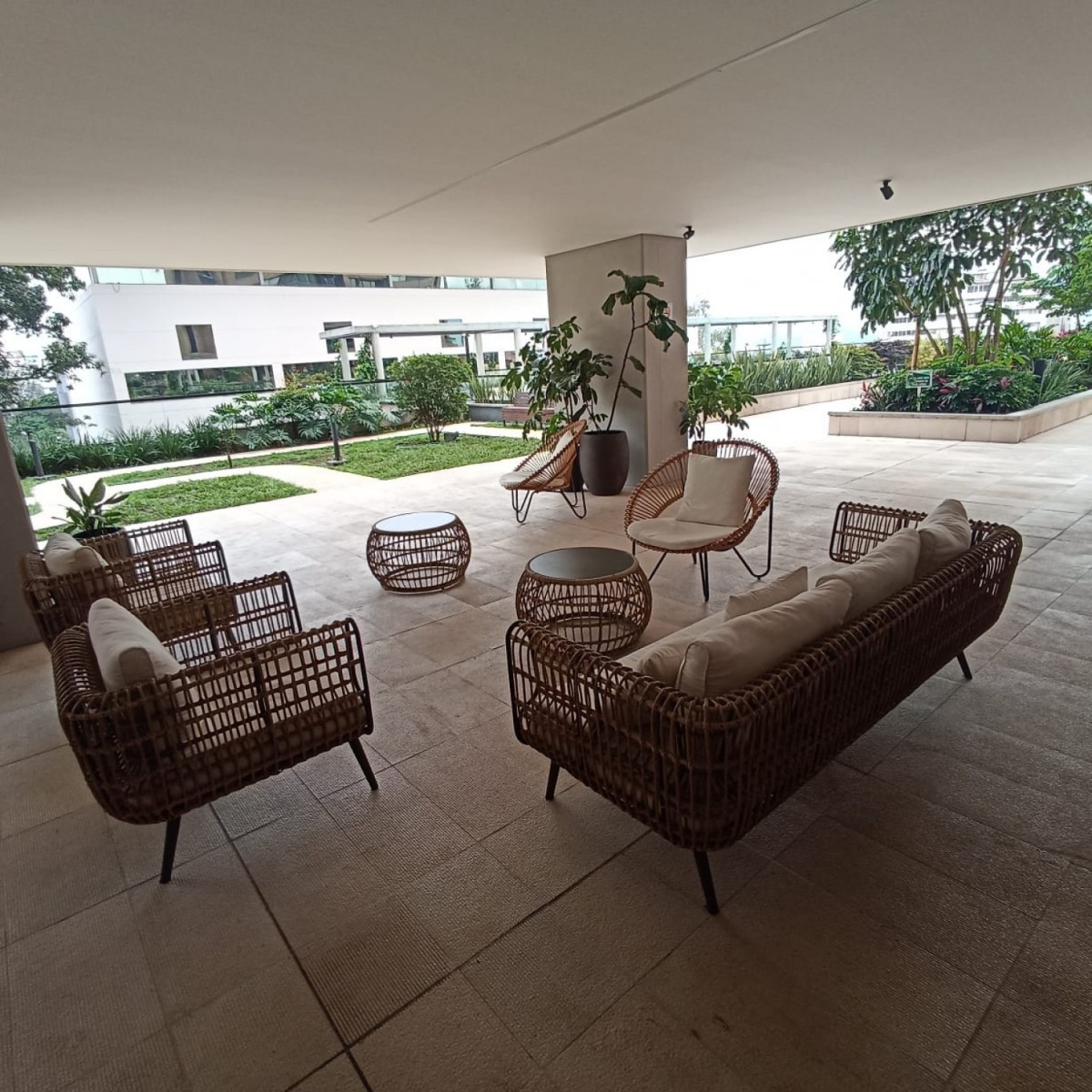 Apartamento en arriendo en Castropol, Medellín · foto 22 de 24