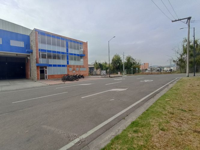 Bodega en venta en Parque Industrial Santo Domingo, Madrid, 4564 m² · foto 3 de 24
