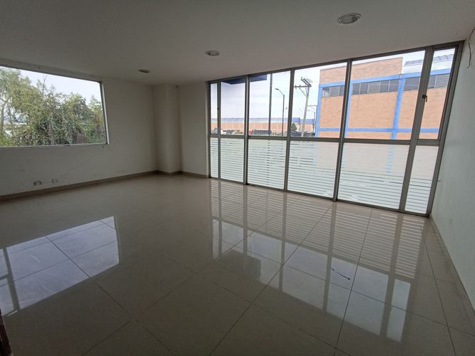 Bodega en venta en Parque Industrial Santo Domingo, Madrid, 4564 m² · foto 10 de 24