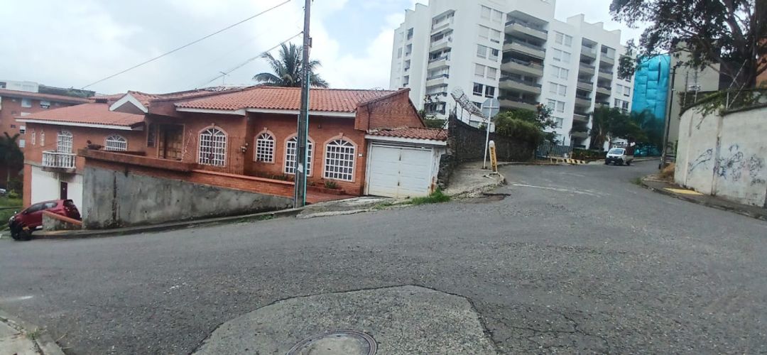 Casa de 4 alcobas en venta en Santa Teresita, Cali, 400 m² · foto 2 de 24