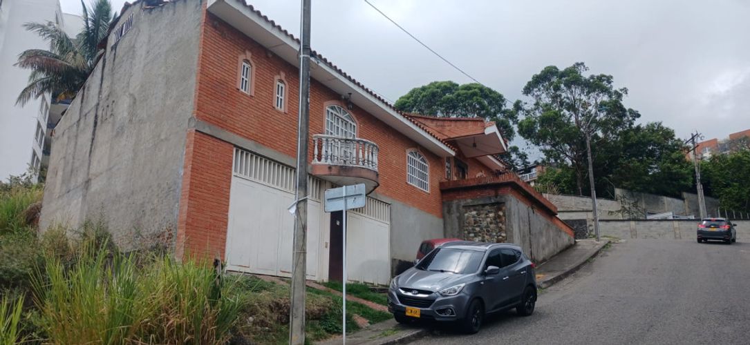 Casa de 4 alcobas en venta en Santa Teresita, Cali, 400 m² · foto 5 de 24