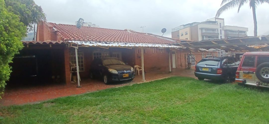 Casa de 4 alcobas en venta en Santa Teresita, Cali, 400 m² · foto 7 de 24