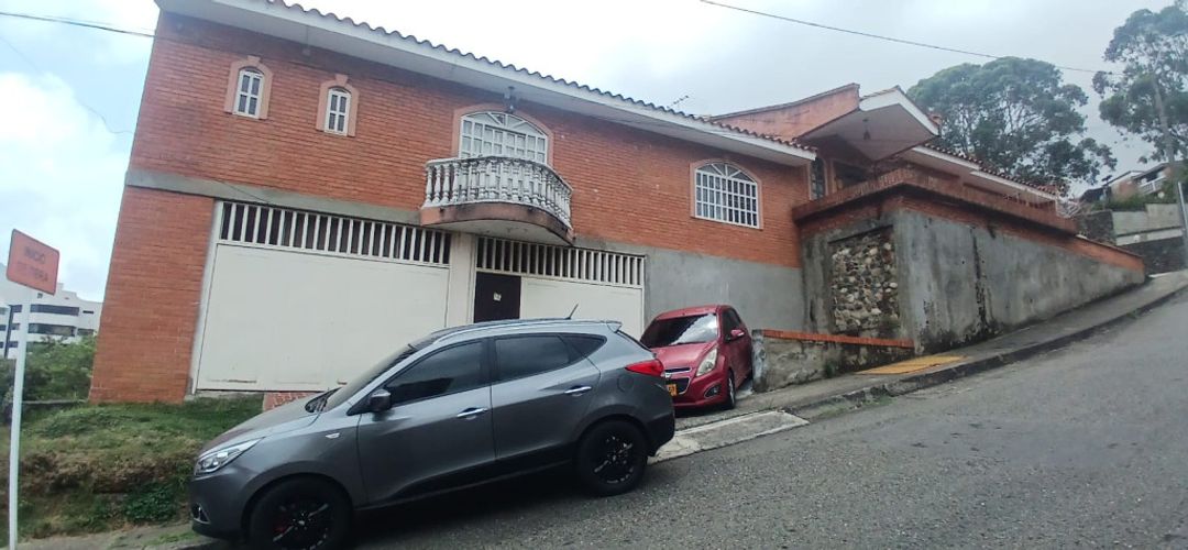 Casa de 4 alcobas en venta en Santa Teresita, Cali, 400 m² · foto 8 de 24