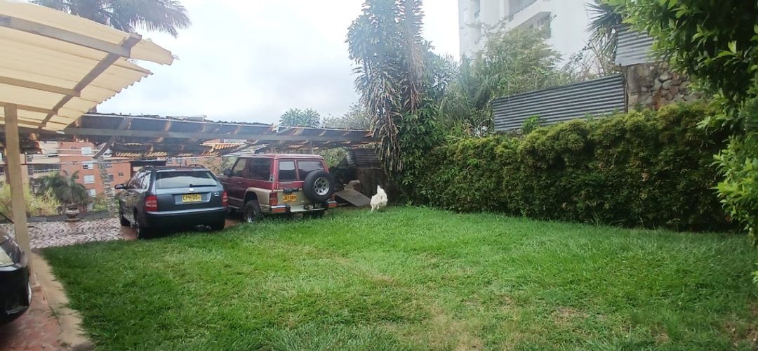 Casa de 4 alcobas en venta en Santa Teresita, Cali, 400 m² · foto 9 de 24