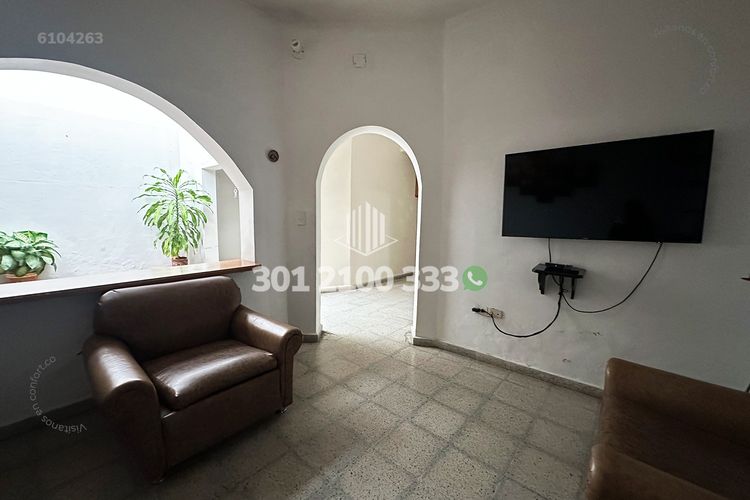 Casa de 6 alcobas en venta en El Velodromo, Medellín, 250 m² · foto 3 de 24