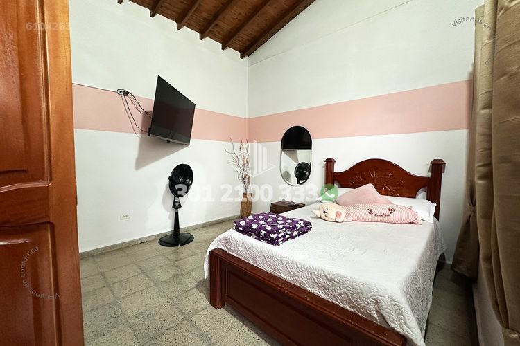 Casa de 6 alcobas en venta en El Velodromo, Medellín, 250 m² · foto 6 de 24