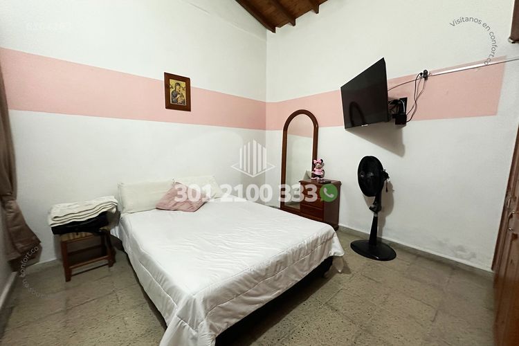 Casa de 6 alcobas en venta en El Velodromo, Medellín, 250 m² · foto 14 de 24