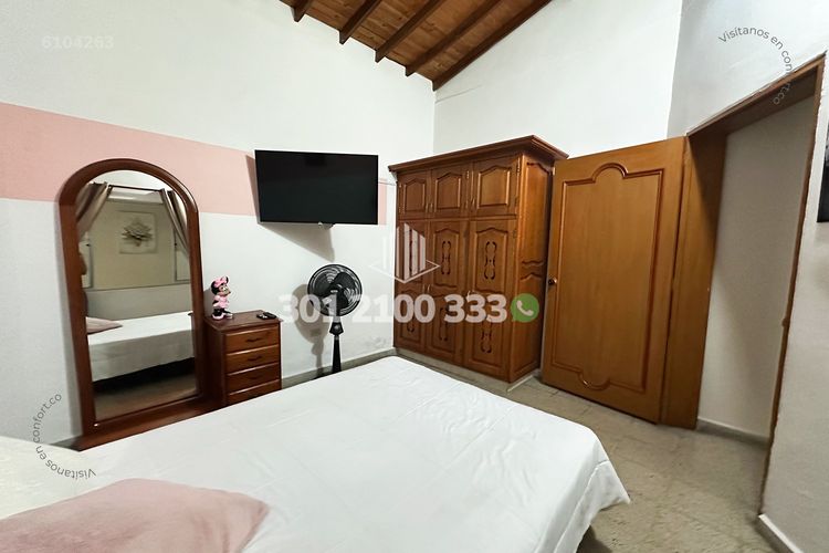 Casa de 6 alcobas en venta en El Velodromo, Medellín, 250 m² · foto 13 de 24