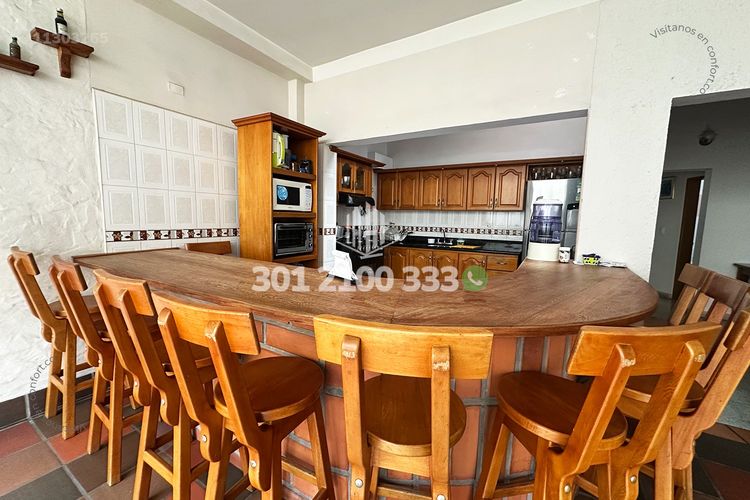 Casa de 6 alcobas en venta en El Velodromo, Medellín, 250 m² · foto 21 de 24