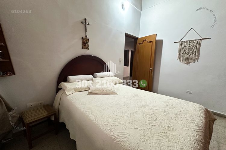 Casa de 6 alcobas en venta en El Velodromo, Medellín, 250 m² · foto 9 de 24
