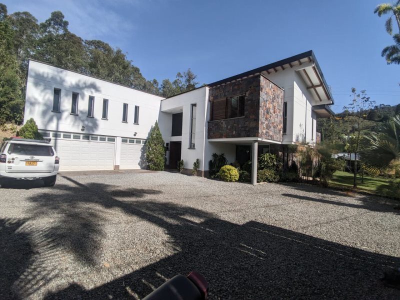 Casa en Arriendo en Loma del Escobero, Envigado