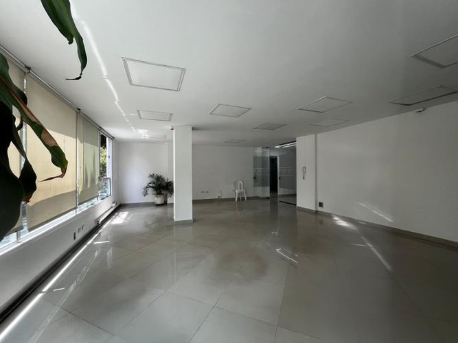 Oficina en arriendo en Laureles, Medellín, 85 m² · foto 2 de 11