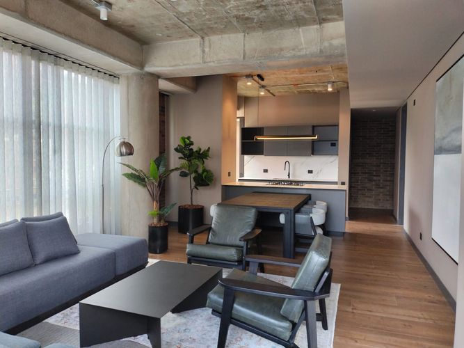 Apartamento de 2 alcobas en venta en El Poblado, Medellín, 101 m² · foto 3 de 19