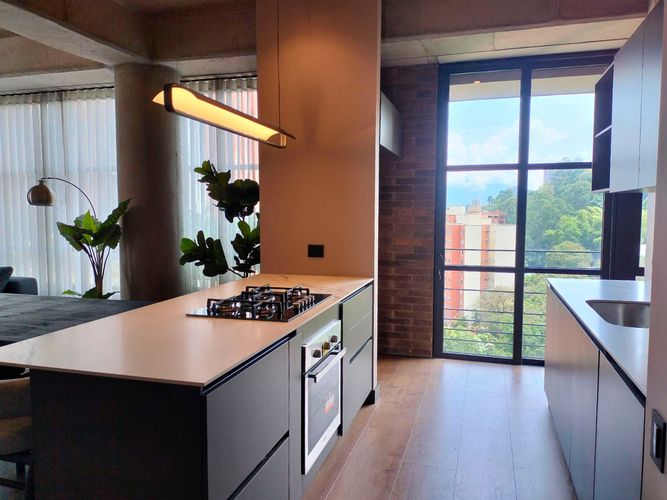 Apartamento de 2 alcobas en venta en El Poblado, Medellín, 101 m² · foto 4 de 19