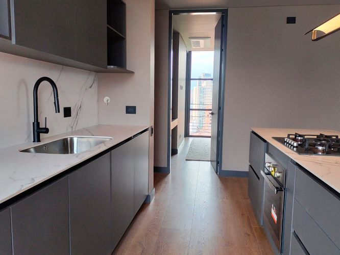 Apartamento de 2 alcobas en venta en El Poblado, Medellín, 101 m² · foto 6 de 19