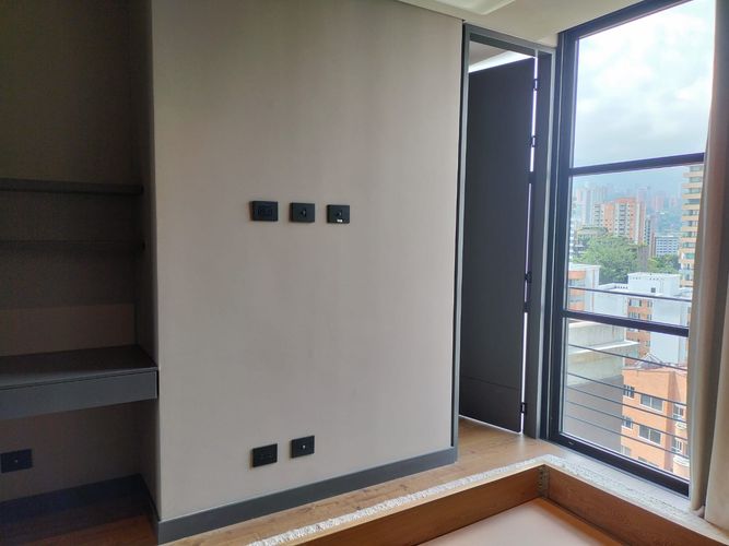 Apartamento de 2 alcobas en venta en El Poblado, Medellín, 101 m² · foto 17 de 19