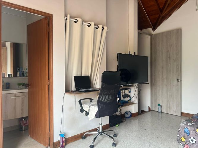 Casa de 4 alcobas en venta en El Poblado, Medellín, 217 m² · foto 8 de 18