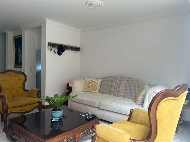 Casa de 4 alcobas en venta en El Poblado, Medellín, 217 m² · foto 2 de 18