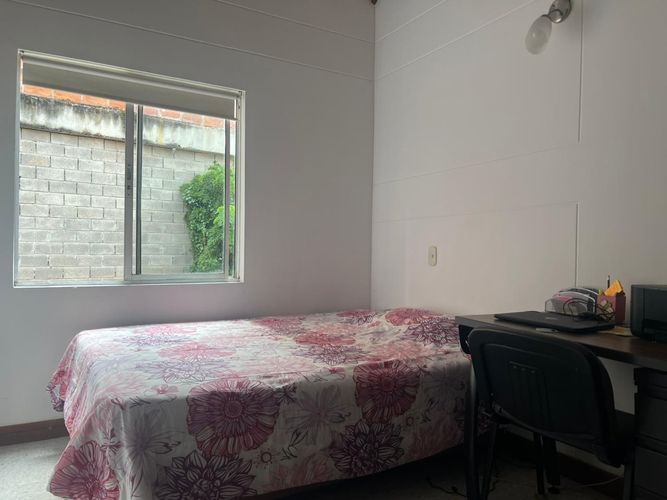 Casa de 4 alcobas en venta en El Poblado, Medellín, 217 m² · foto 11 de 18