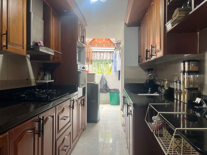 Casa de 4 alcobas en venta en El Poblado, Medellín, 217 m² · foto 3 de 18