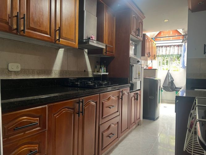 Casa de 4 alcobas en venta en El Poblado, Medellín, 217 m² · foto 5 de 18