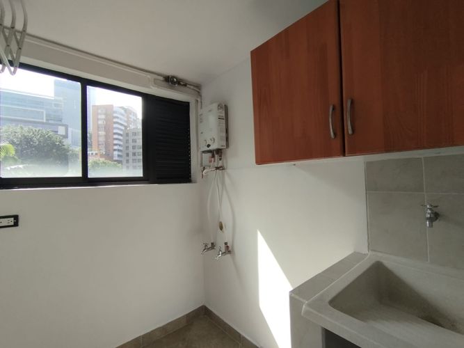 Apartamento de 1 alcoba en arriendo en El Poblado, Medellín, 75 m² · foto 6 de 15
