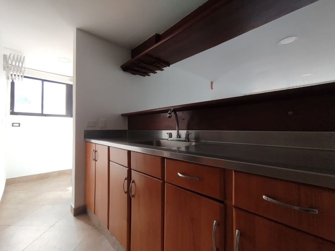 Apartamento de 1 alcoba en arriendo en El Poblado, Medellín, 75 m² · foto 10 de 15