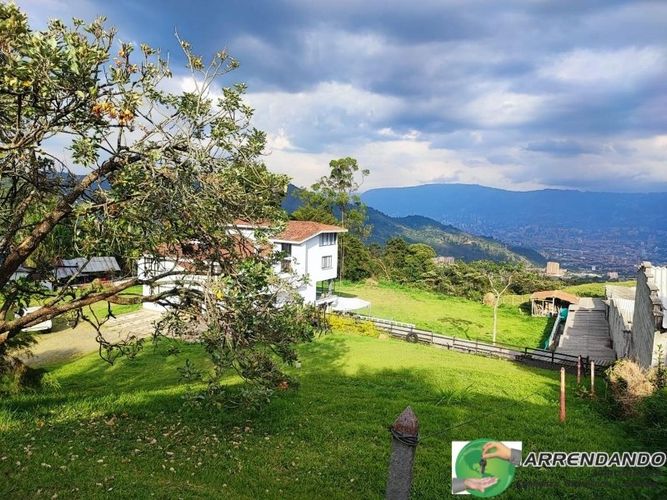 Casa de 6 alcobas en venta en San Antonio De Prado, Medellín, 522 m² · foto 2 de 23