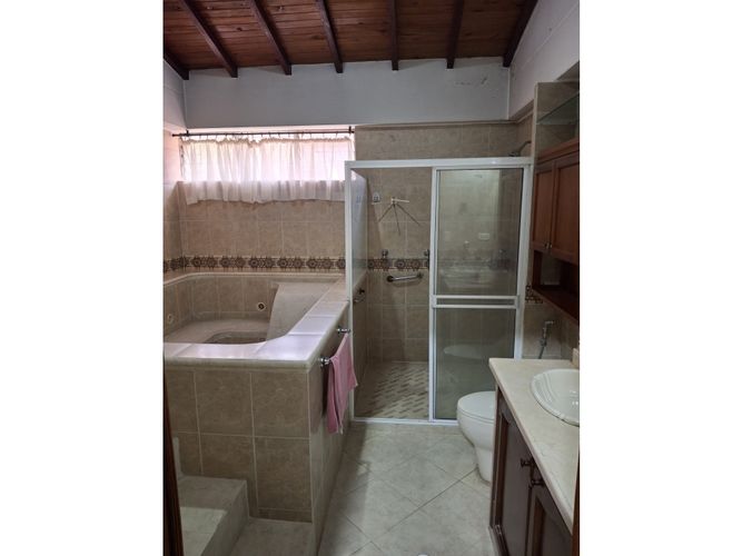 Casa de 6 alcobas en venta en Lagos Del Cacique, Bucaramanga, 600 m² · foto 17 de 24