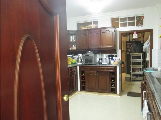 Casa de 6 alcobas en venta en Lagos Del Cacique, Bucaramanga, 600 m² · foto 22 de 24